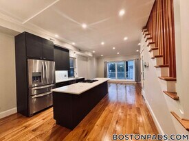 799 E 4th St in Boston, MA - Building Photo