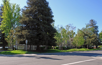 McKinley Garden Apartments in Sacramento, CA - Building Photo - Building Photo