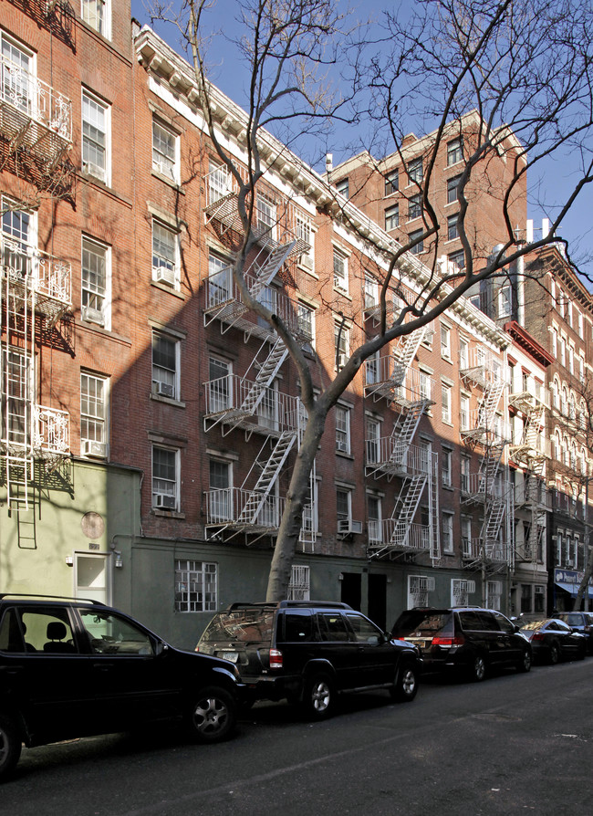 224 Sullivan Street in New York, NY - Building Photo - Building Photo