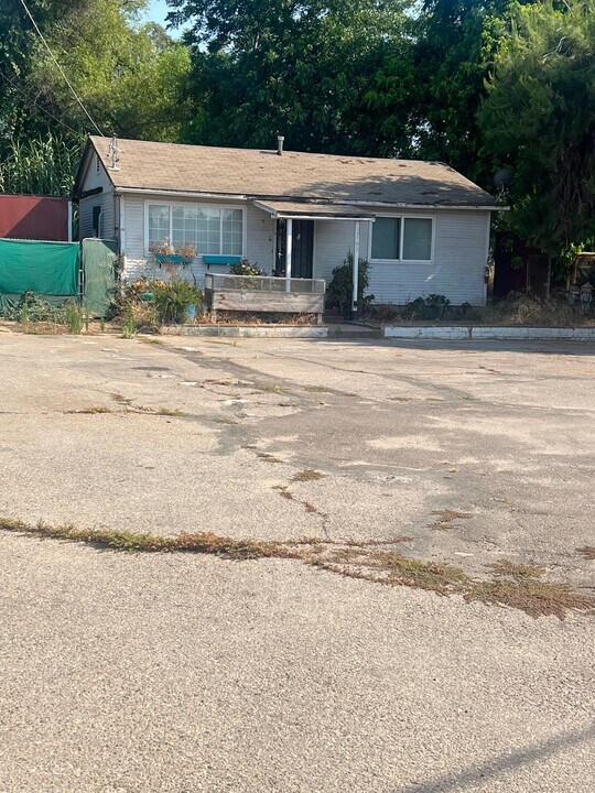 13795 Hwy 8 Business in El Cajon, CA - Building Photo