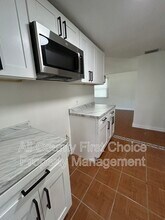 7406 S Morton St in Tampa, FL - Building Photo - Building Photo