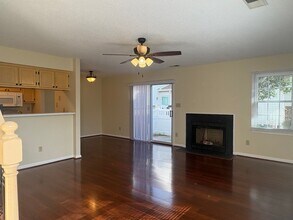 27 F Tamarisk Quay in Hampton, VA - Building Photo - Building Photo