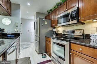 4120 Monument Ct, Unit 204 in Fairfax, VA - Building Photo - Building Photo