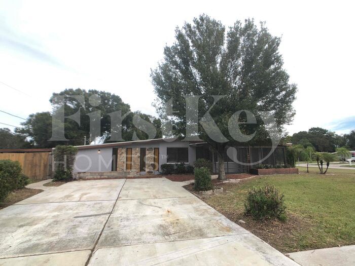 8035 Robin Rd in Seminole, FL - Building Photo
