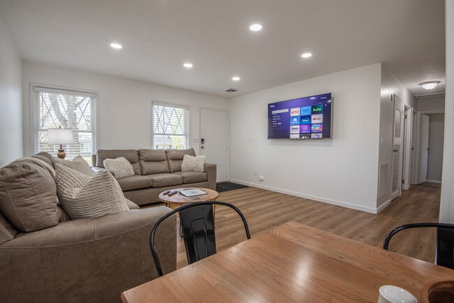 1110 Cedarbrook Dr in Rome, NY - Building Photo - Building Photo