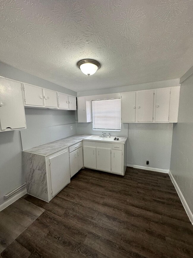property at 1651-1653 Union St W