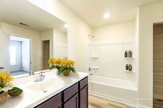 26717 Frost Dr in Magnolia, TX - Foto de edificio - Building Photo