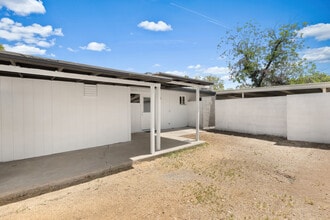Pecan Grove Estates in Tempe, AZ - Foto de edificio - Building Photo