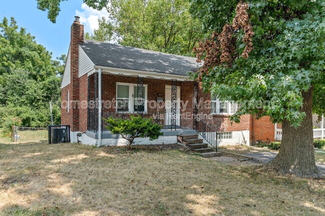 property at 2633 Avie Dr