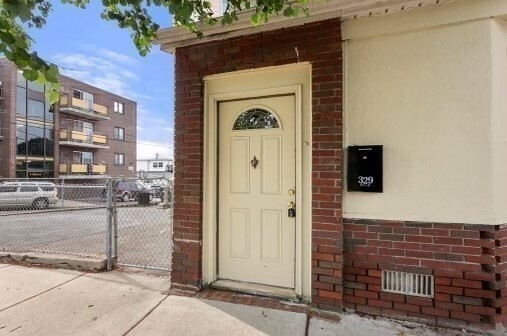 329 Revere St, Unit #2 in Revere, MA - Building Photo - Building Photo