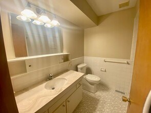 1970 Burton St SE in Grand Rapids, MI - Building Photo - Building Photo