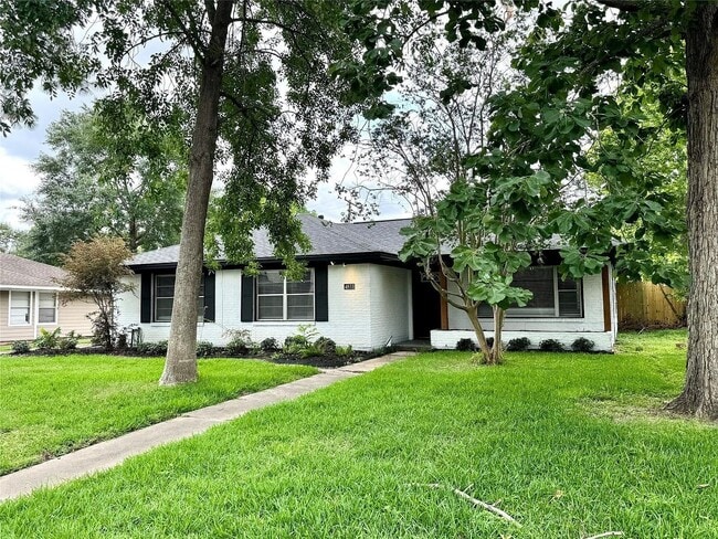 4833 Hazelton St, Unit 1004 in Houston, TX - Foto de edificio - Building Photo