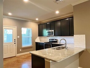 1312 W Jefferson St in Waxahachie, TX - Building Photo - Building Photo