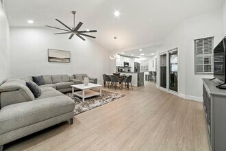 6553 Via Regina in Boca Raton, FL - Building Photo - Building Photo