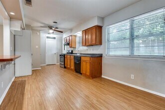 1717 England Rd in Arlington, TX - Building Photo - Building Photo