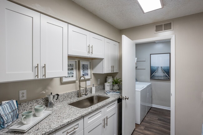 Hampton Creek in Cookeville, TN - Foto de edificio - Interior Photo