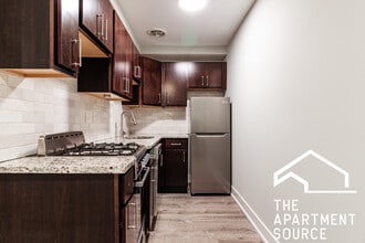 454 W Barry Ave, Unit 407 in Chicago, IL - Building Photo - Building Photo