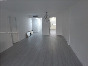 2601 NW 48th Terrace in Lauderdale Lakes, FL - Building Photo - Building Photo