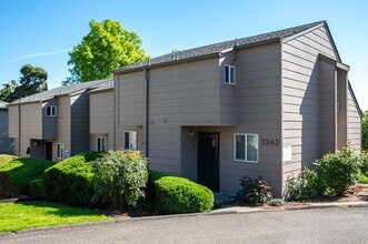 Villa Caprice in Salem, OR - Foto de edificio - Building Photo