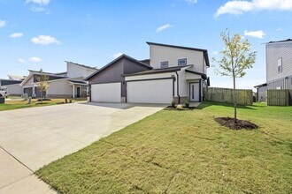 1801 SW Poigai Wy in Bentonville, AR - Building Photo - Building Photo