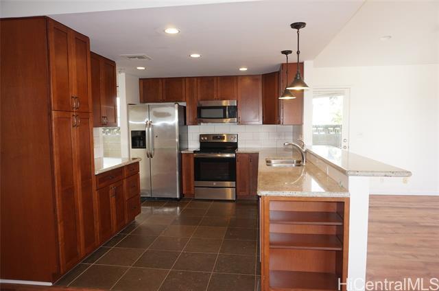 1397 Kina St in Kailua, HI - Building Photo