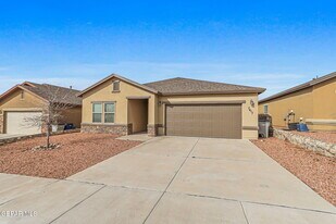 7417 Dewberry Dr in El Paso, TX - Building Photo