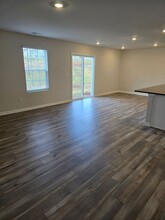 10010 Chatham Run Ln in Charlotte, NC - Foto de edificio - Building Photo