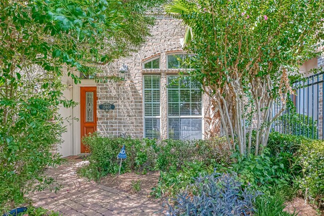 13607 Brookbluff Ln in Houston, TX - Building Photo - Building Photo