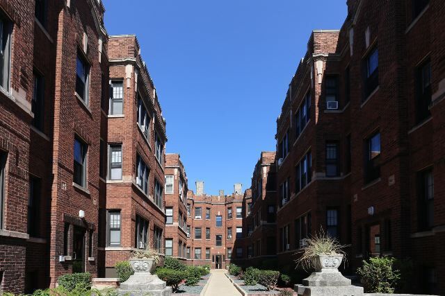 property at 4412 N Wolcott Ave