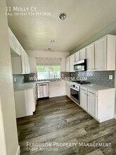 11 Molly Ct in Roseville, CA - Building Photo - Building Photo