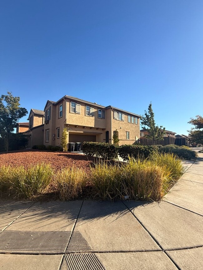 2261 Hancock Dr in Fairfield, CA - Building Photo - Building Photo