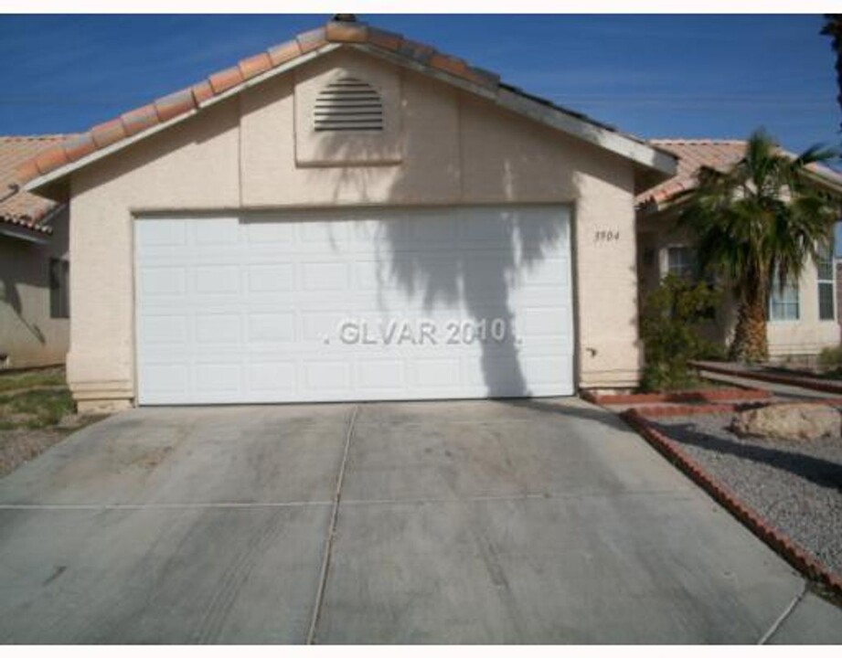 3904 Iverson Ln in North Las Vegas, NV - Building Photo