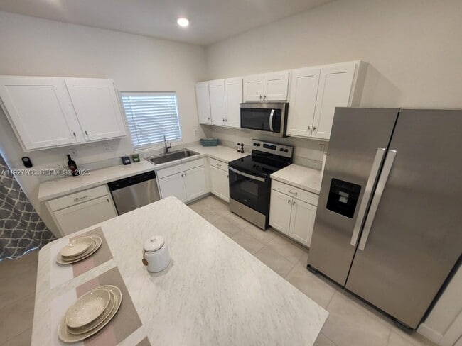 1137 SW 6th Ct in Florida City, FL - Building Photo - Building Photo