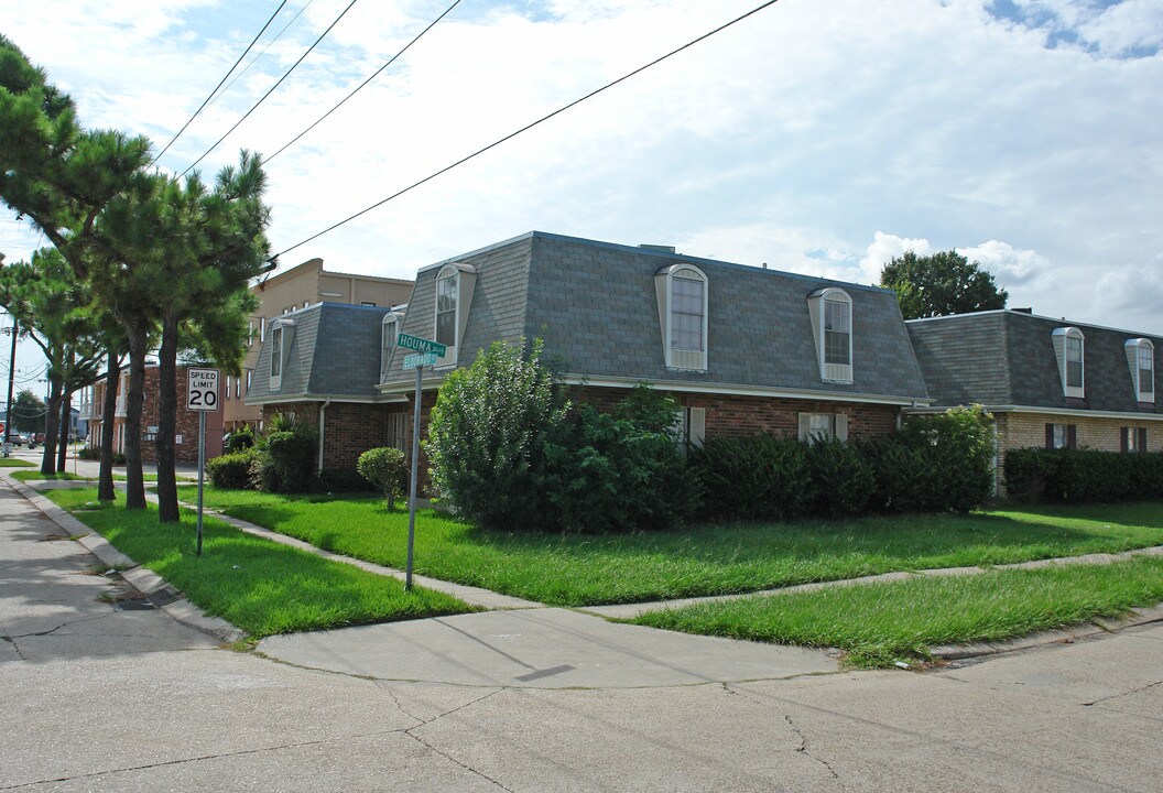 2900 Houma Blvd in Metairie, LA - Building Photo