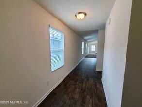 8387 Cape Fox Dr in Jacksonville, FL - Building Photo - Building Photo