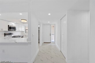 151 Cypress Way E in Naples, FL - Building Photo - Building Photo