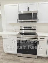 7416 N 62nd Ave in Glendale, AZ - Foto de edificio - Building Photo