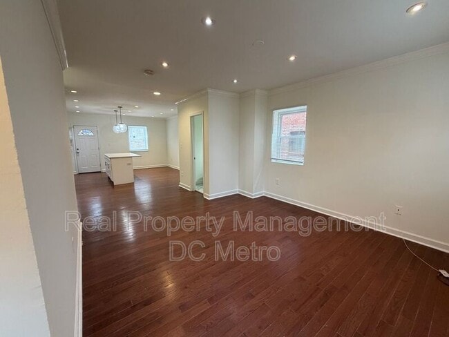 405 Valley Ave SE in Washington, DC - Building Photo - Building Photo