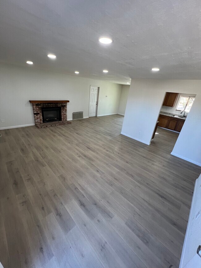 6941 Hanford Ave, Unit A - House in Yucca Valley, CA - Building Photo - Building Photo