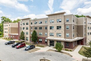 Stoney Pointe Commons in Akron, OH - Building Photo