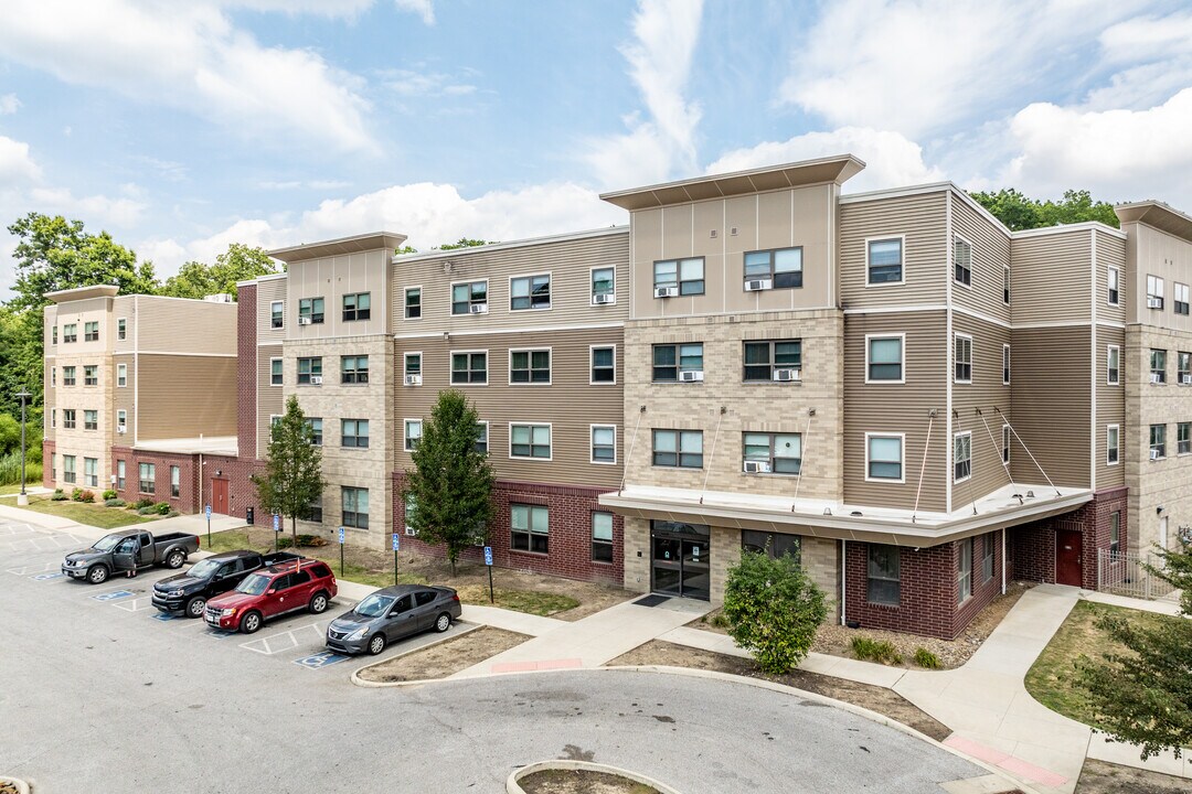 Stoney Pointe Commons in Akron, OH - Building Photo