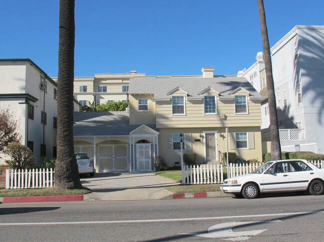 429 N Doheny Dr in Beverly Hills, CA - Building Photo - Building Photo