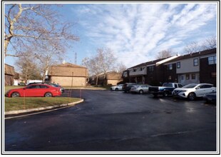 2812 Kent Pl in Hillsborough, NJ - Building Photo - Building Photo