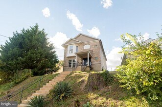 824 48th Pl NE in Washington, DC - Building Photo - Building Photo