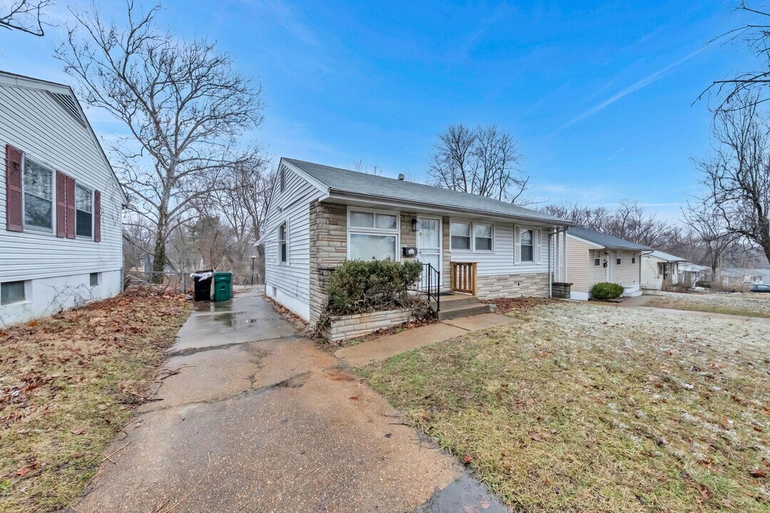 409 Crawford Rd in St. Louis, MO - Building Photo
