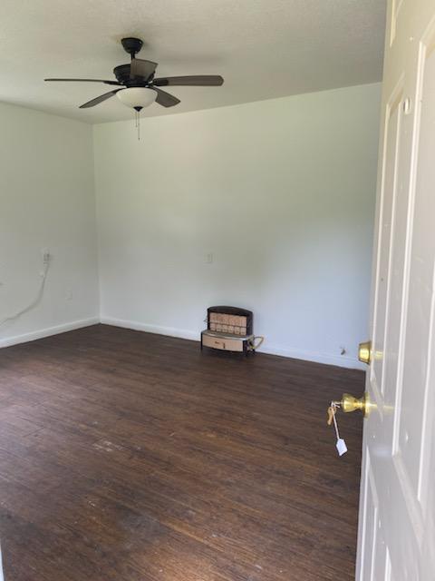 407 Pidcoke St in Gatesville, TX - Building Photo - Building Photo