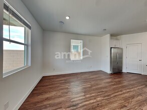 9156 Liberty Cap Ct in Las Vegas, NV - Building Photo - Building Photo