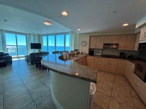 521 W Beach Blvd in Gulf Shores, AL - Foto de edificio - Building Photo