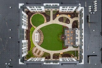 Rose Senior Living in Farmington Hills, MI - Foto de edificio - Building Photo