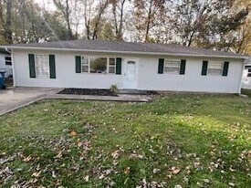 302 St James in Neosho, MO - Building Photo